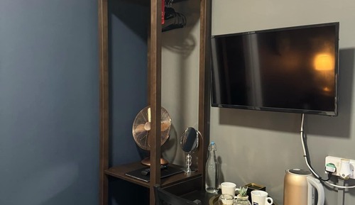 Double Room, Ensuite (Rooms 1,3 & 5)