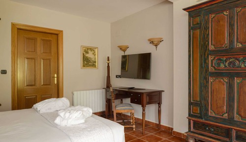 Suite, Bathtub