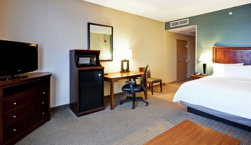 One King Bed with Study