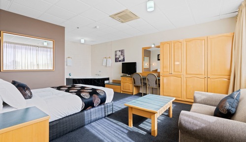 Family Double Room, Multiple Beds, Non Smoking, Jetted Tub