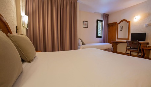 Triple Room (3 Adults)