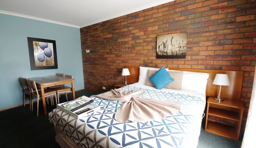 Family Room, 2 Bedrooms