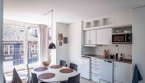 Apartment, 2 Bedrooms (Street-side - 4 Beds)