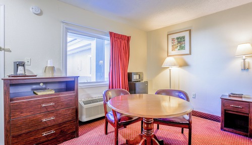 Suite, 1 Queen Bed, Jetted Tub