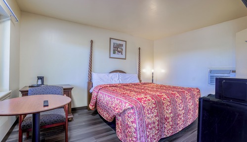 Room, 1 King Bed, Non Smoking