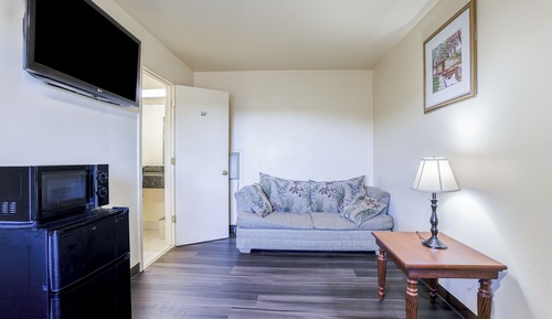 Suite, 1 Queen Bed with Sofa bed, Non Smoking