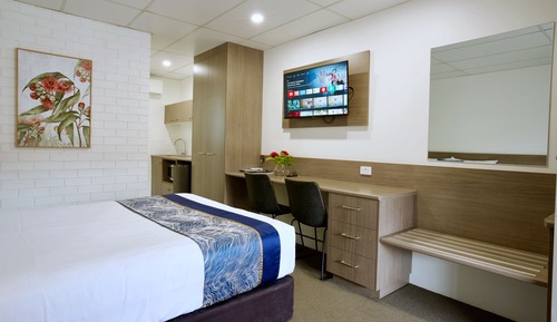 Executive Queen Room (Not Pet Friendly)