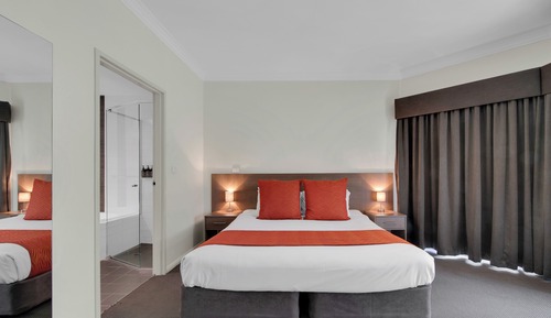 Premium King Spa Suite