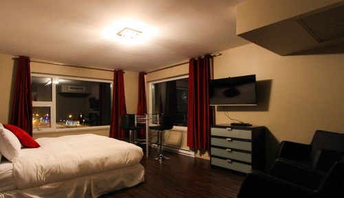 Deluxe Room, 1 King Bed, River View