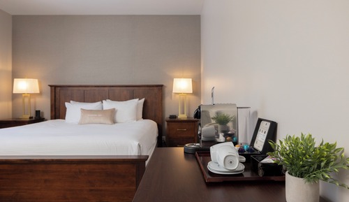 Standard Room, 1 King Bed, Garden View