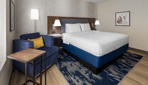 Classic Room, 1 King Bed, Non Smoking