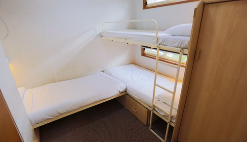 One Bedroom Cabin - Five Berth