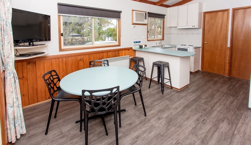 Two Bedroom Holiday Unit - Five Berth 