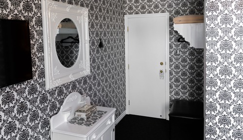 Black Velvet Room (Rm#8)