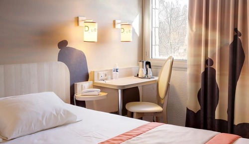 Comfort Room, 1 Queen Bed, Non Smoking (Twin bed on request)