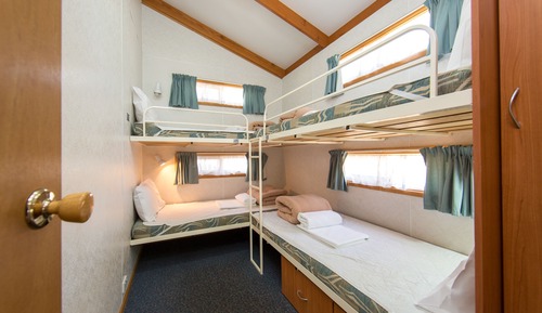 Superior 2 Bedroom Cabin - Sleeps 6