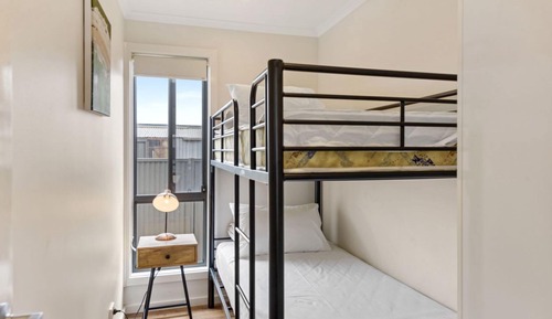 Superior 2 Bedroom Cabin - Sleeps 4