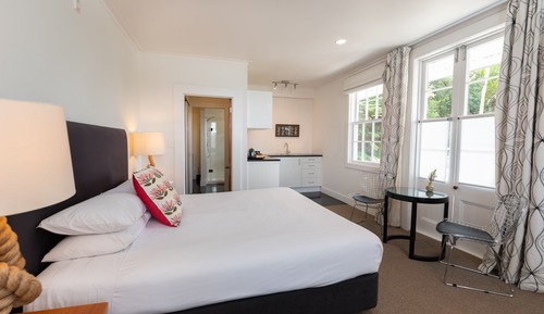 Pohutukawa Suite 