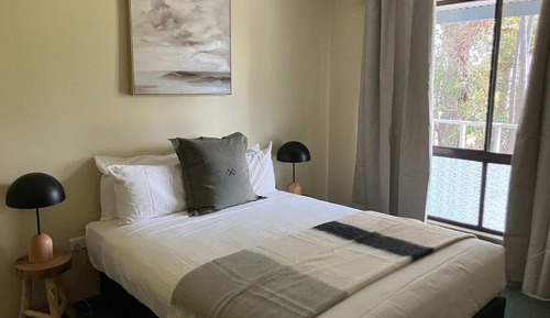 Greyvillea, 2 Queen beds