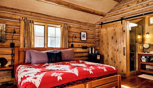 One-room Cabin (1 king bed)