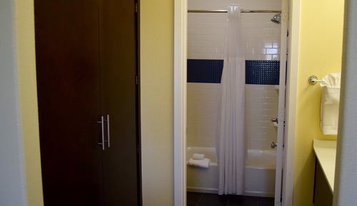 Suite, 1 Bedroom, Accessible, Kitchen (Roll-In Shower)