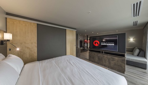 Deluxe Studio Suite, Balcony