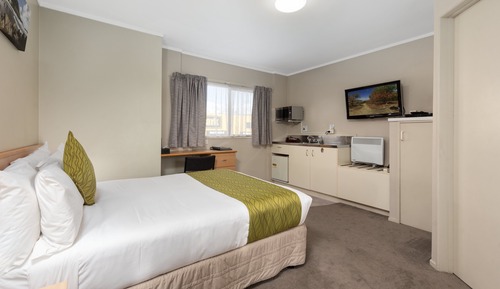 3A. Compact Mini Studio 