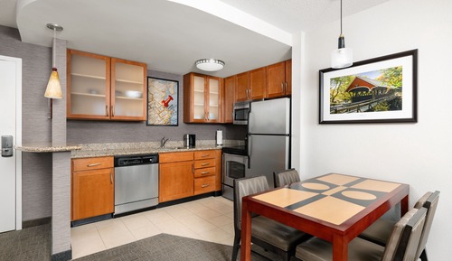 Suite, 1 Bedroom (Hearing Accessible)