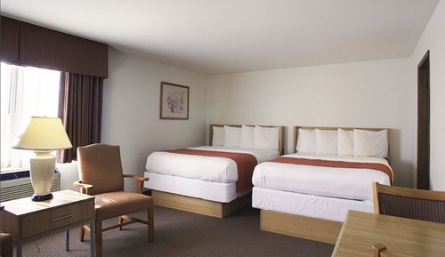 Suite, 2 Queen Beds, Kitchen