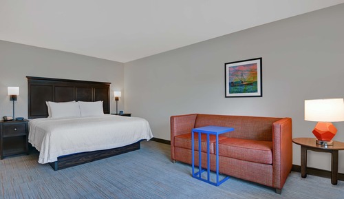 Room, 1 King Bed, River View (Study)