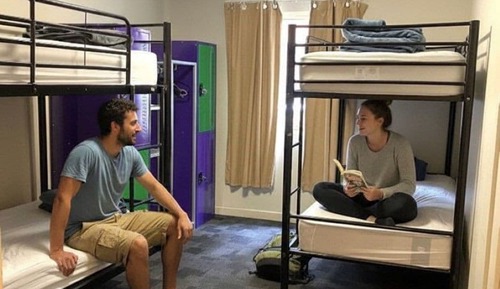 Bed in 6 Bed Mixed Dormitory with Shared Bathroom (Age 18-40)