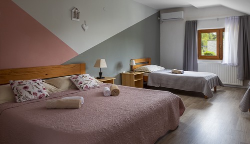 Economy Quadruple Room (Villa Domagoj)