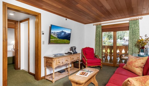 Deluxe Queen Suite with Sofa Bed