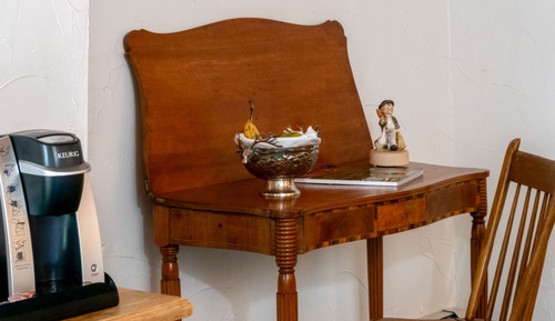 Village View King Room