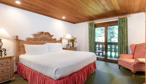 Mountain View King w/Balcony