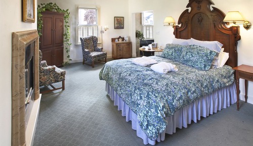 Room, 1 Queen Bed, Fireplace