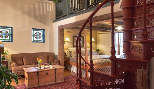 Deluxe Suite, 1 King Bed, Fireplace