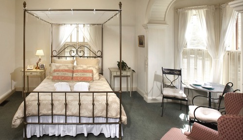 Room, 1 Queen Bed, Fireplace