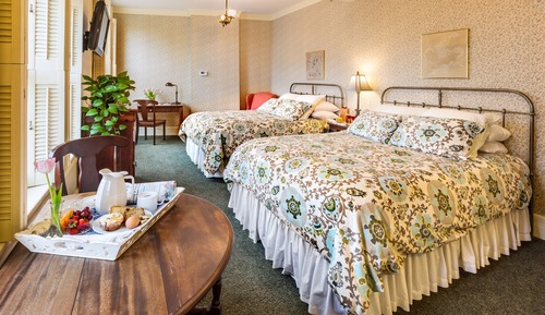 Room, 2 Queen Beds, Jetted Tub