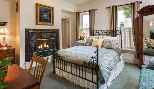 Room, 1 Queen Bed, Fireplace