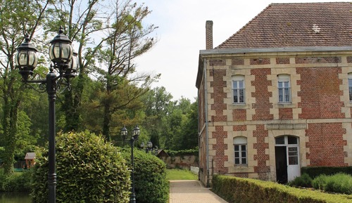 Family House, 4 Bedrooms, 2 Bathrooms