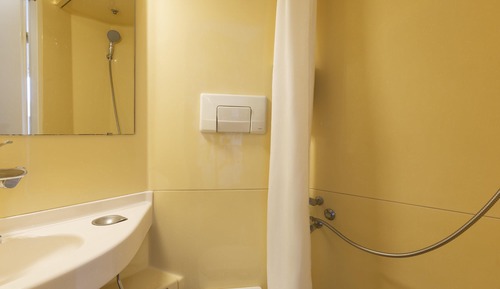 Room, 3 Twin Beds, Private Bathroom (Cabrio)