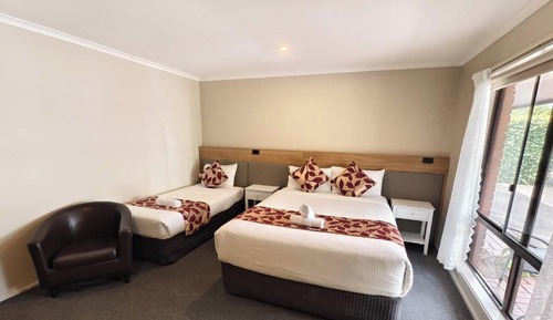 Self contained Twin Room