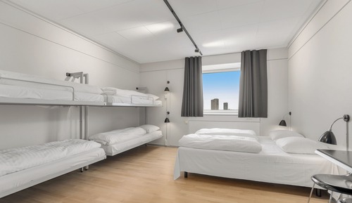 Standard 6-bedded room