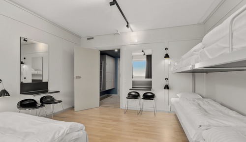5 Bedded room