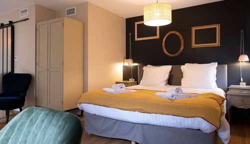 Superior Room, 1 King Bed, Non Smoking (Larger Room)