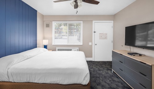 Standard Room, 1 King Bed