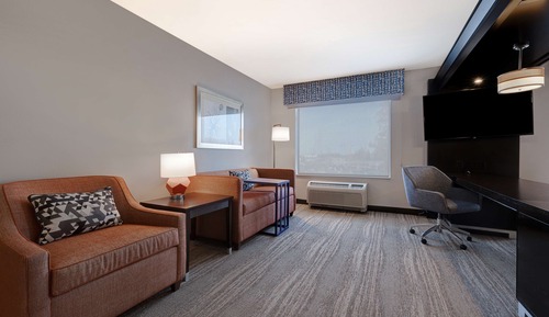 Two Queens Studio Suite