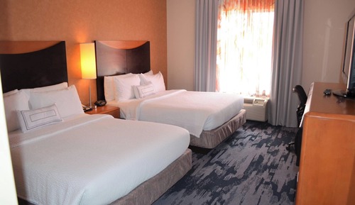Room, 2 Queen Beds, Hearing Accessible (Roll-in Shower)