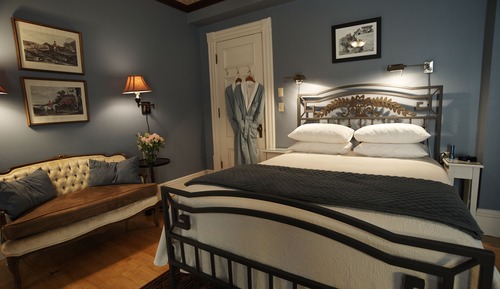 Deluxe Room, 1 Queen Bed, Non Smoking, Garden View